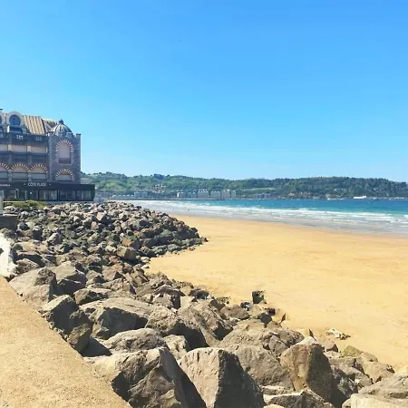 Superbe Renove Face A La Avec Parking Et Balcon - Fr-1-2-420 אונדאיי